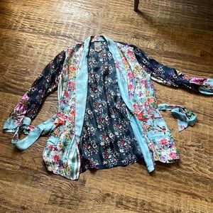 Johnny Was short robe